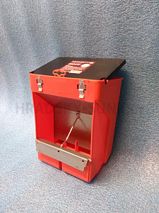 Závěsný plastový zásob. - délka 20cm - zav. venkovní s víkem